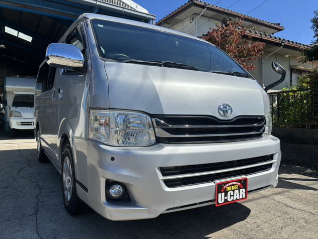 2011 Toyota Hiace – thumbnail 2