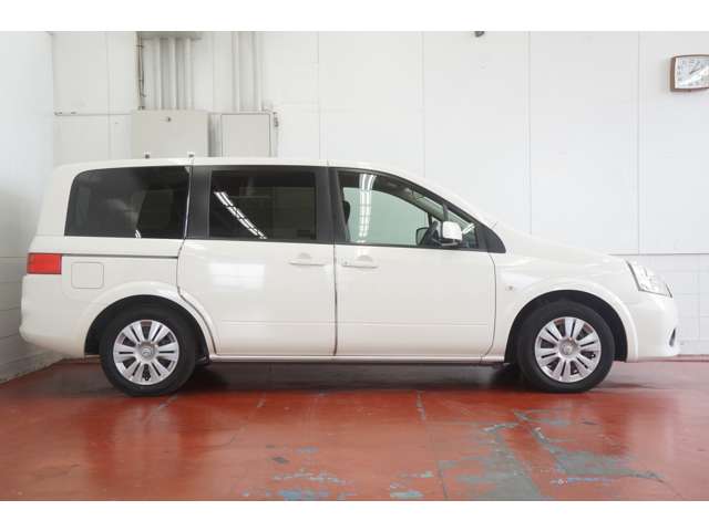 2011 Nissan Lafesta – thumbnail 4