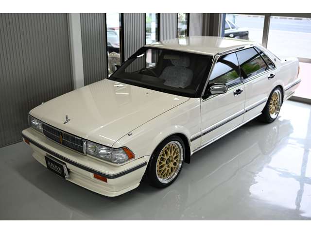 1990 Nissan Cedric Sedan – thumbnail 2