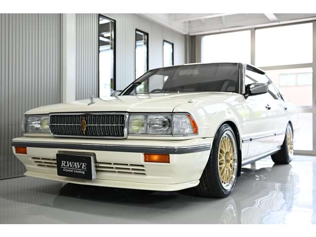 1990 Nissan Cedric Sedan – thumbnail 4