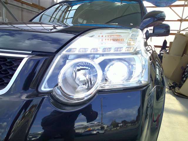 2011 Nissan X-Trail – thumbnail 4