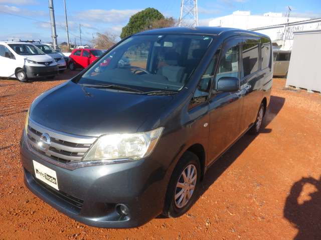 2011 Nissan Serena – thumbnail 3