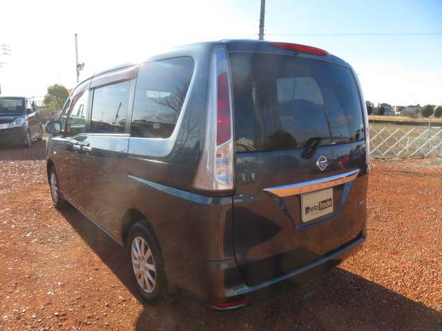 2011 Nissan Serena – thumbnail 4