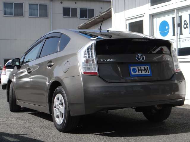 2011 Toyota Prius – thumbnail 4