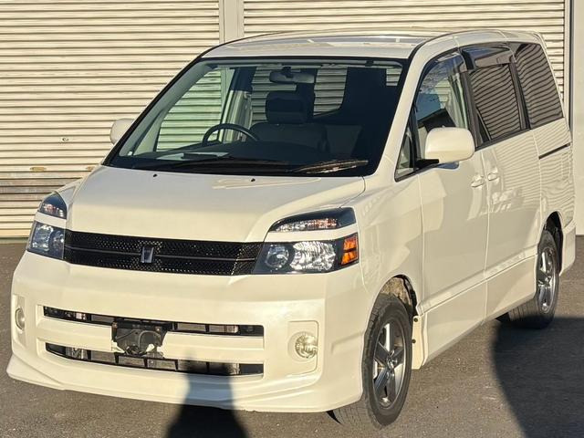 2005 Toyota Voxy