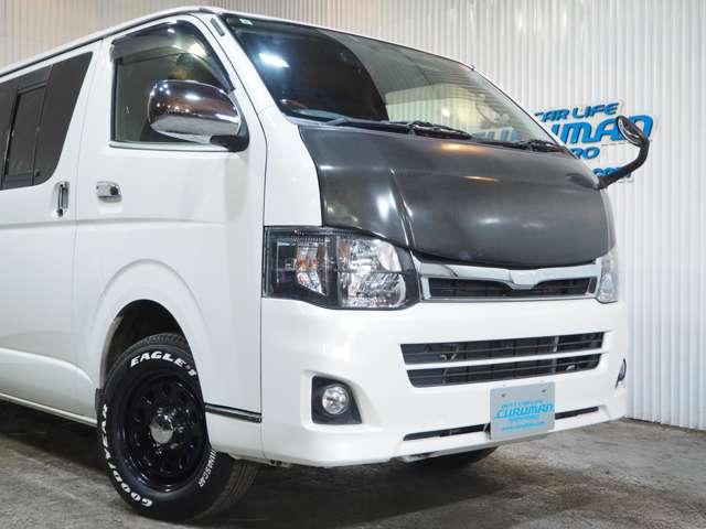 2010 Toyota Hiace – thumbnail 2