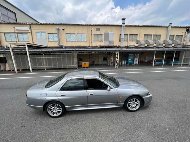 1998 Nissan Skyline GT-R Sedan – thumbnail 3