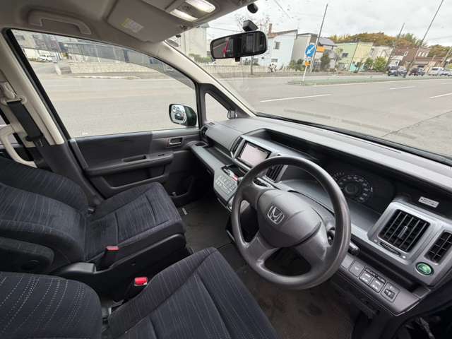2011 Honda Stepwgn – thumbnail 4