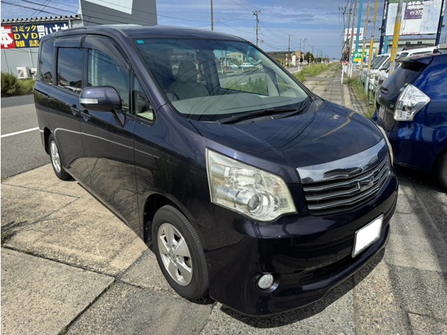 2010 Toyota Noah