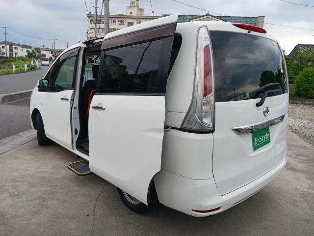 2011 Nissan Serena