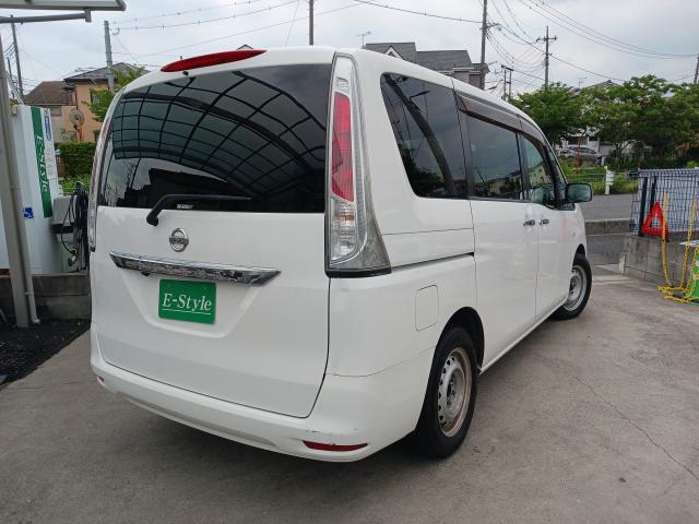 2011 Nissan Serena – thumbnail 3