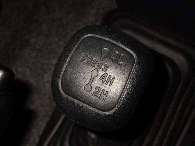 2011 Nissan Kix – thumbnail 2