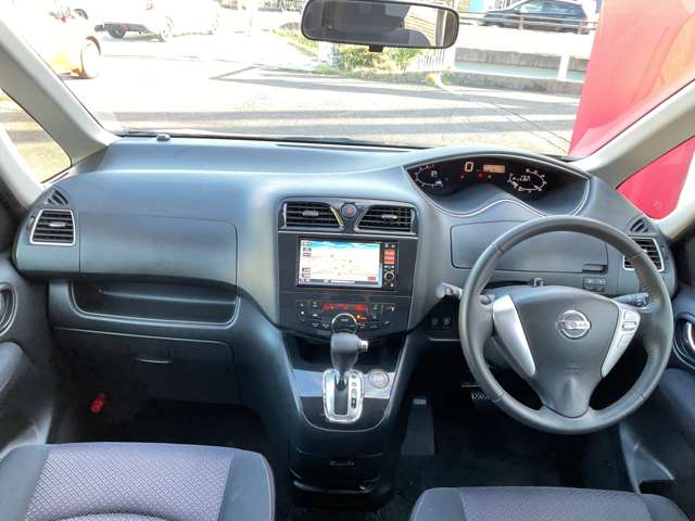 2011 Nissan Serena – thumbnail 4