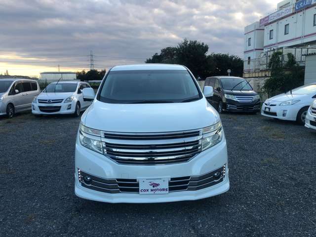 2011 Nissan Elgrand – thumbnail 2