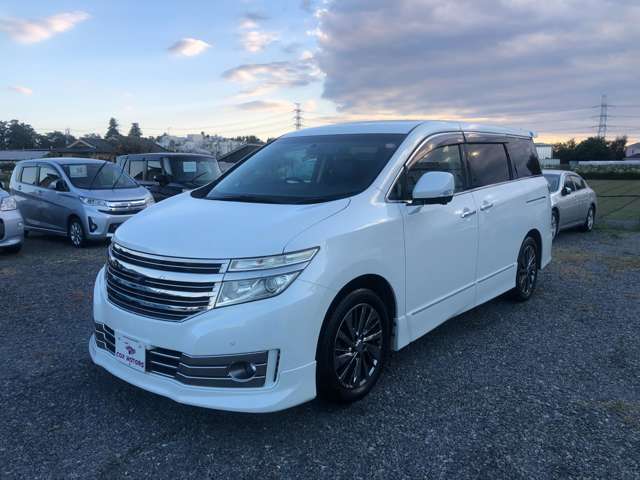 2011 Nissan Elgrand – thumbnail 3
