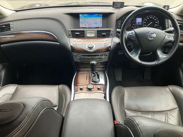 2010 Nissan Fuga – thumbnail 4