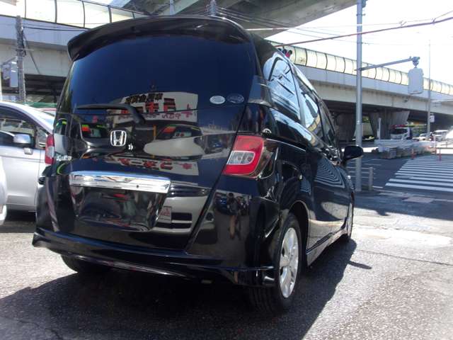 2011 Honda Freed Spike – thumbnail 4
