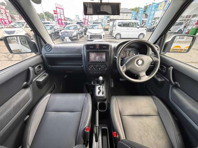2011 Suzuki Jimny – thumbnail 4