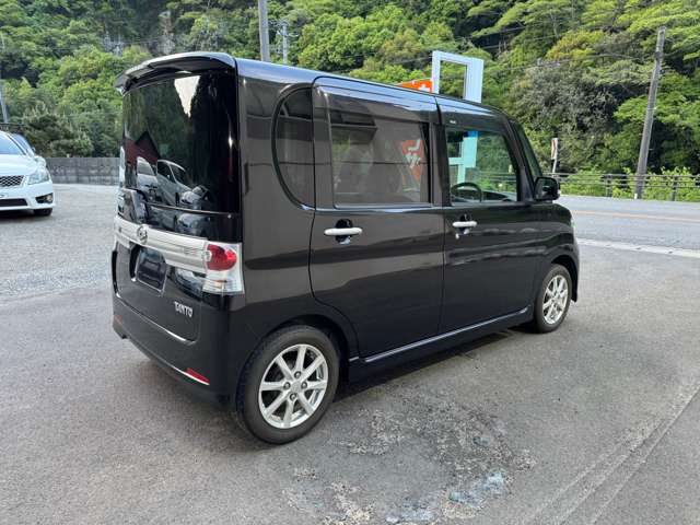 2011 Daihatsu Tanto – thumbnail 3