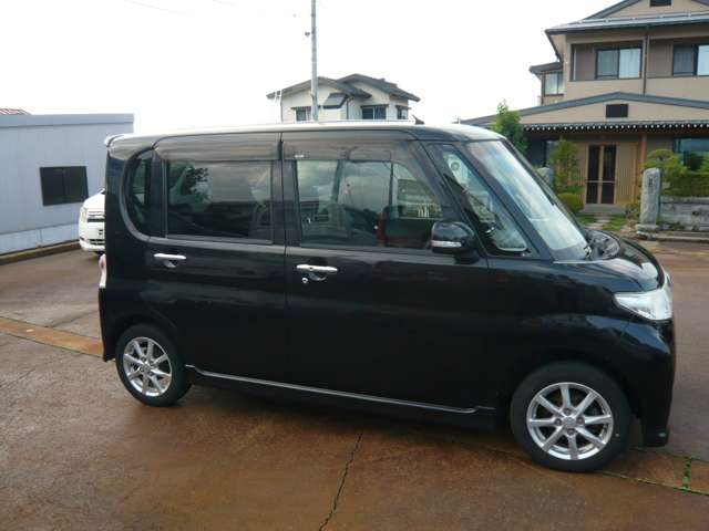 2011 Daihatsu Tanto – thumbnail 3
