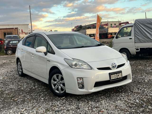 2011 Toyota Prius – thumbnail 3