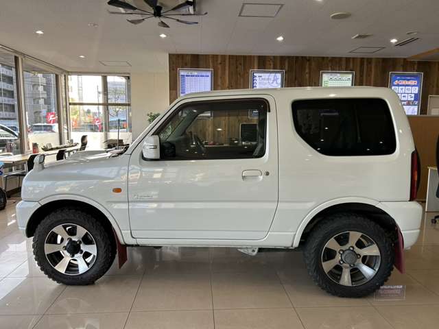 2011 Suzuki Jimny – thumbnail 4