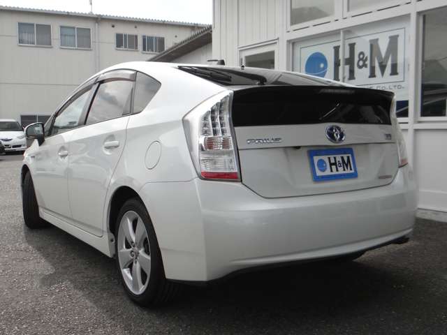 2011 Toyota Prius – thumbnail 4