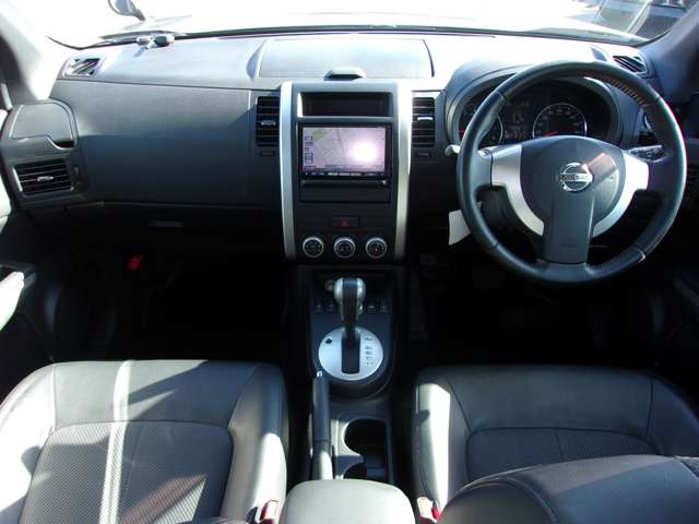 2011 Nissan X-Trail – thumbnail 3