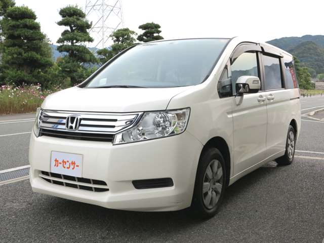 2010 Honda Stepwgn – thumbnail 2