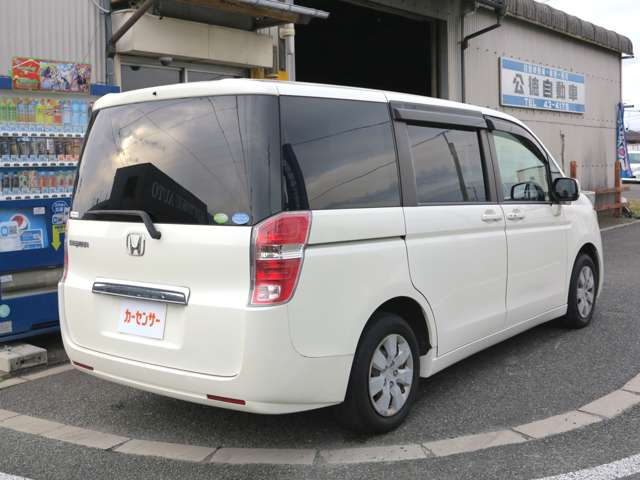 2010 Honda Stepwgn – thumbnail 3