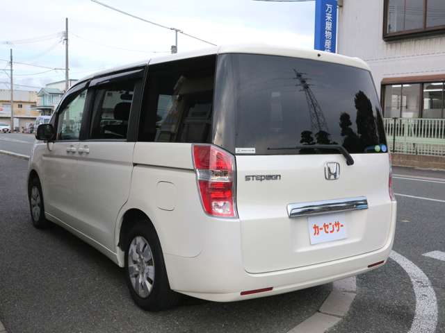 2010 Honda Stepwgn – thumbnail 4