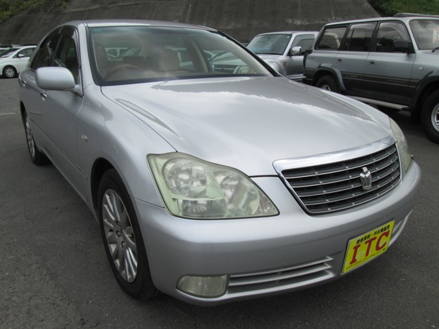 2005 Toyota Crown Royal