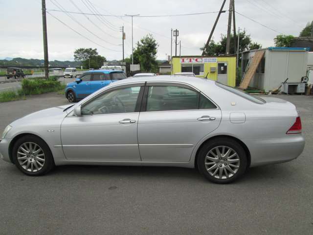 2005 Toyota Crown Royal – thumbnail 4
