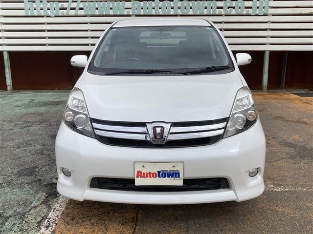 2011 Toyota Isis – thumbnail 2