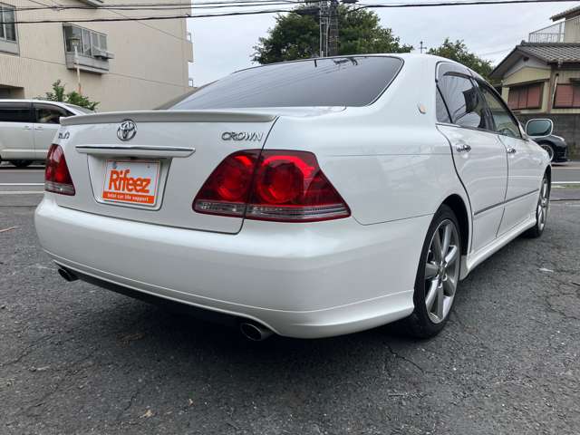 2005 Toyota Crown Athlete – thumbnail 4