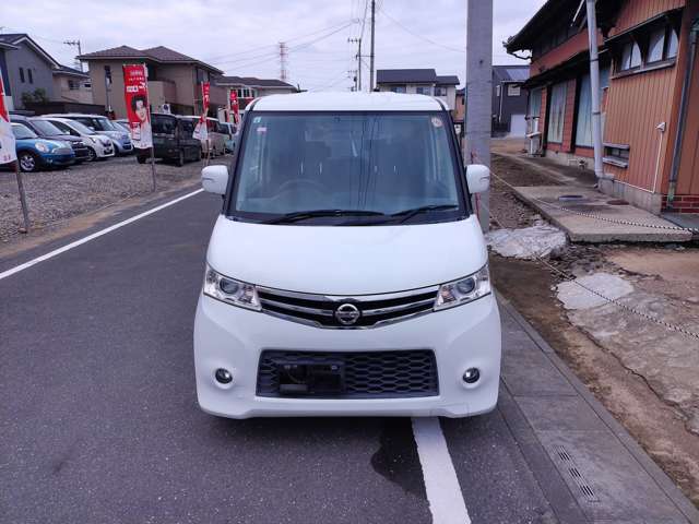 2011 Nissan Roox – thumbnail 2