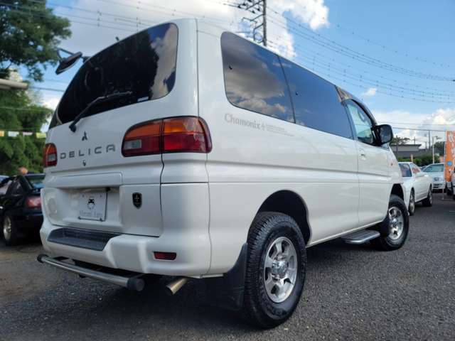 2004 Mitsubishi Delica Space Gear – thumbnail 2