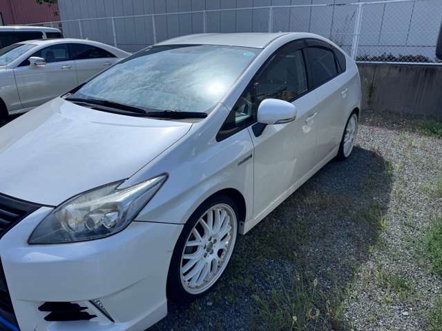 2011 Toyota Prius – thumbnail 2