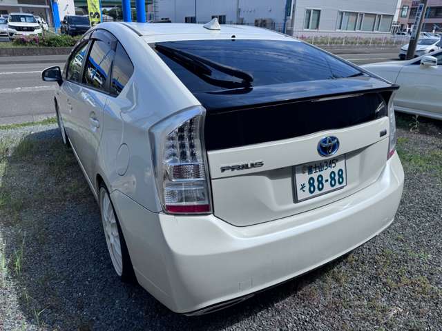 2011 Toyota Prius – thumbnail 4