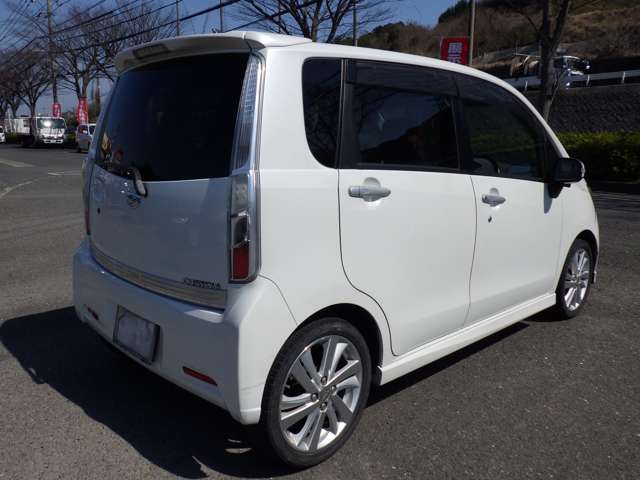 2011 Daihatsu Move – thumbnail 4