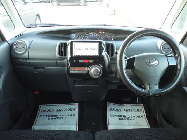 2010 Daihatsu Tanto – thumbnail 3