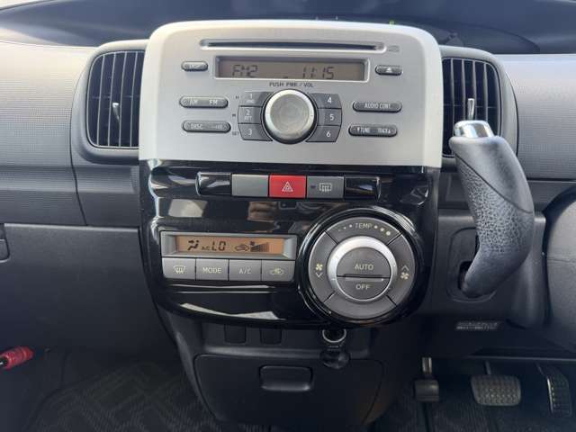 2010 Daihatsu Tanto – thumbnail 4