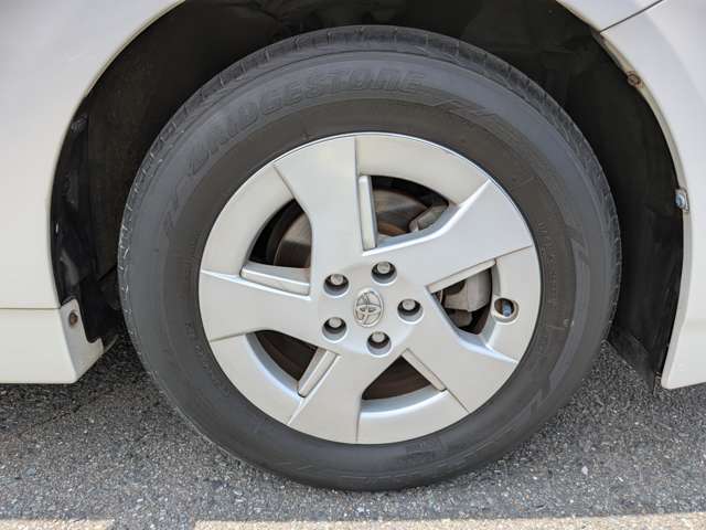2011 Toyota Prius – thumbnail 2