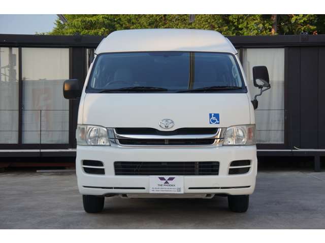 2009 Toyota Hiace – thumbnail 2