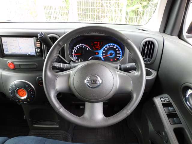 2011 Nissan Cube – thumbnail 3