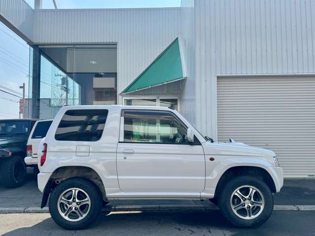 2009 Mitsubishi Pajero Mini – thumbnail 2