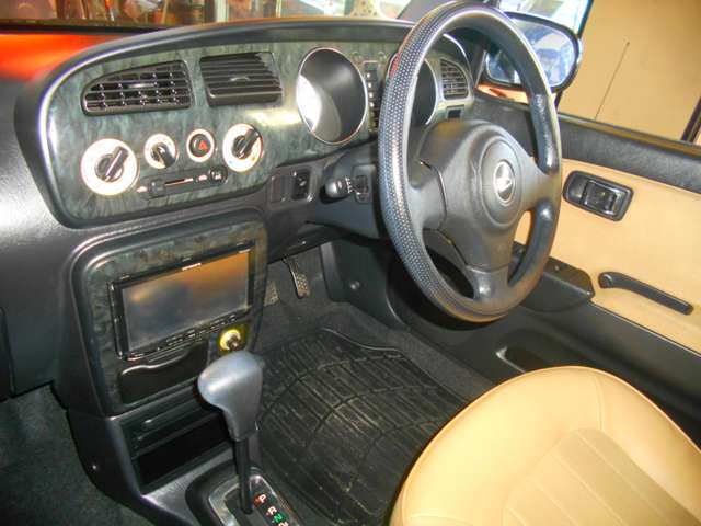 2004 Daihatsu Mira Gino – thumbnail 4