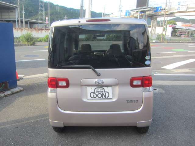 2010 Daihatsu Tanto – thumbnail 4