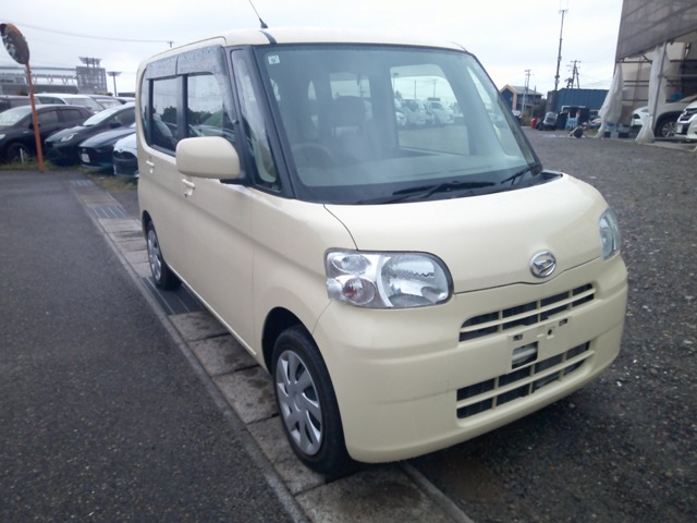 2011 Daihatsu Tanto