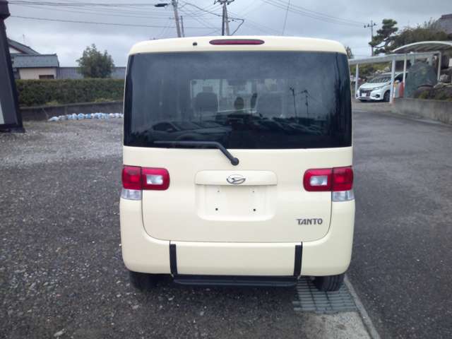 2011 Daihatsu Tanto – thumbnail 4